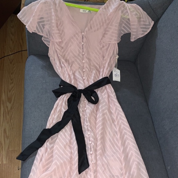 Size large dress for women in light pink. - Picture 1 of 3